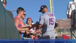 Tim Tebow Prays With Fan Suffering Seizure